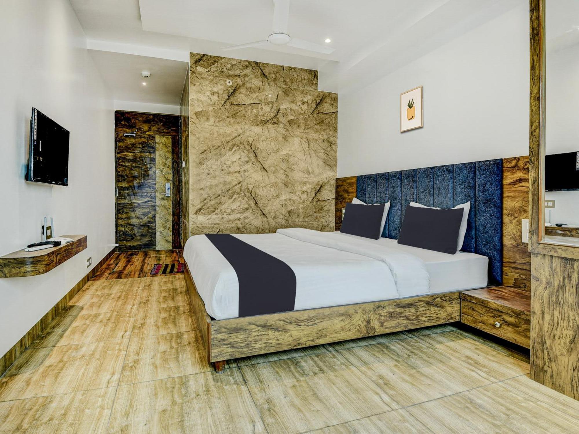 ホテル Townhouse Madgaon Raia エクステリア 写真