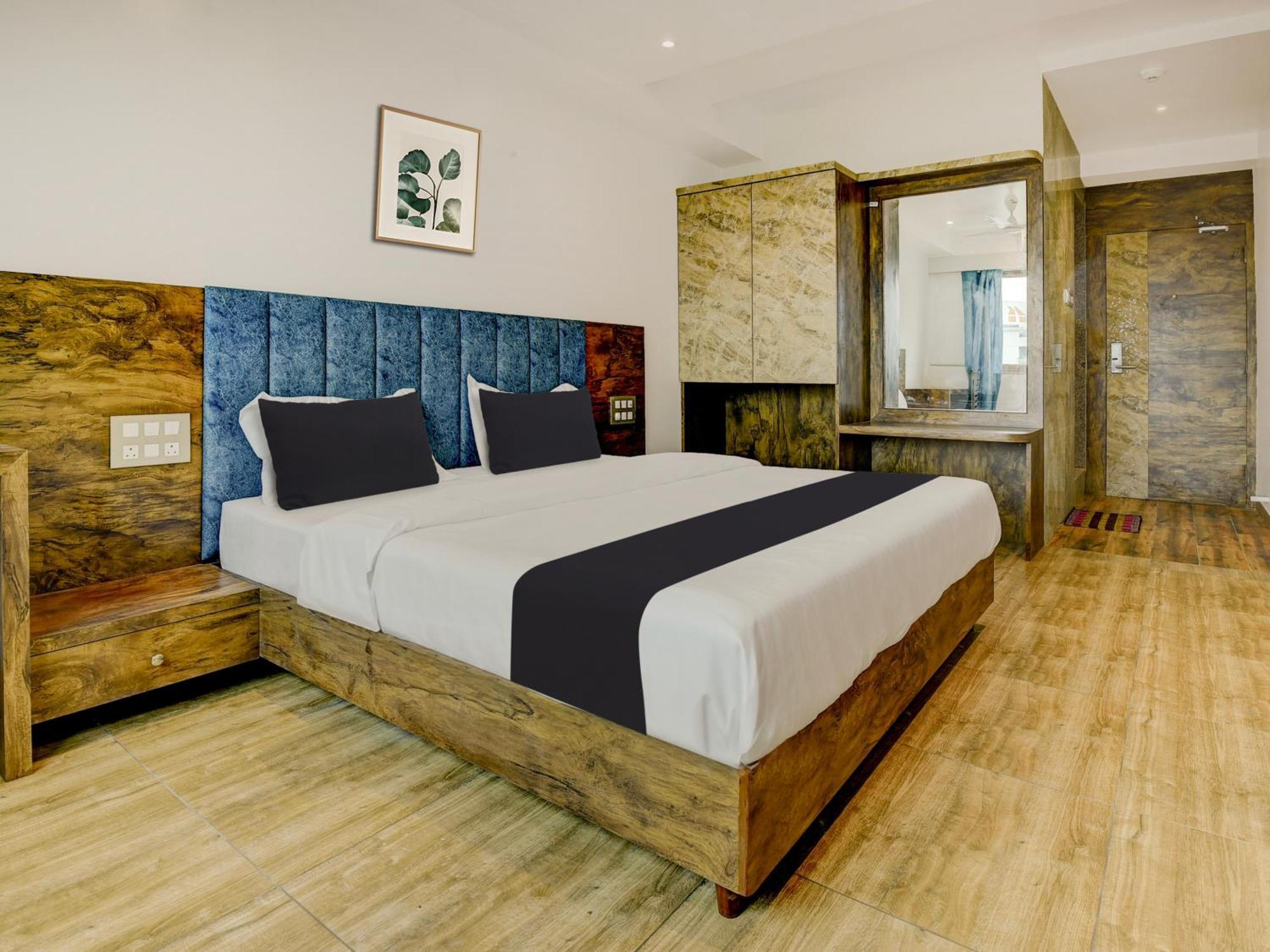 ホテル Townhouse Madgaon Raia エクステリア 写真