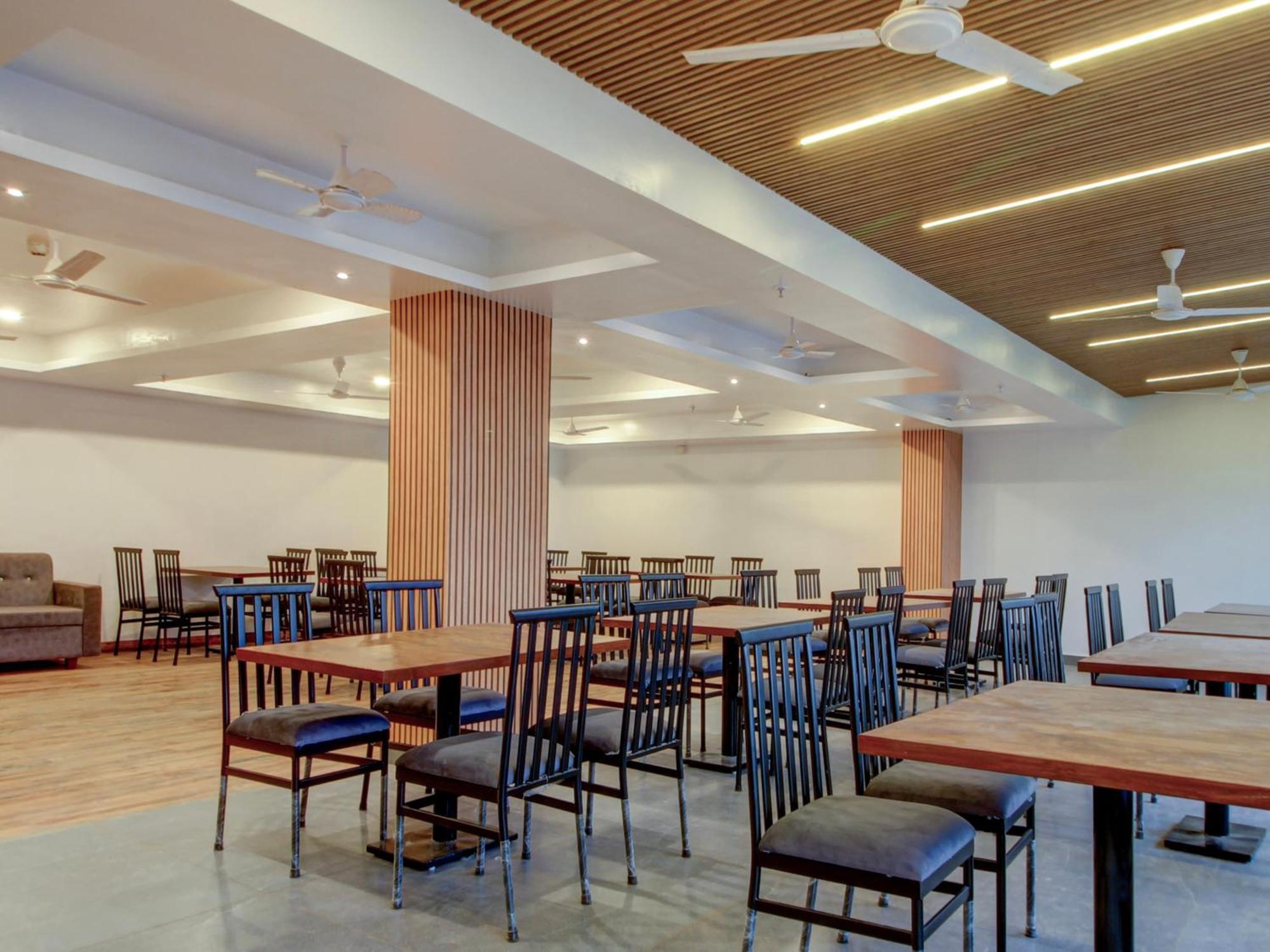 ホテル Townhouse Madgaon Raia エクステリア 写真