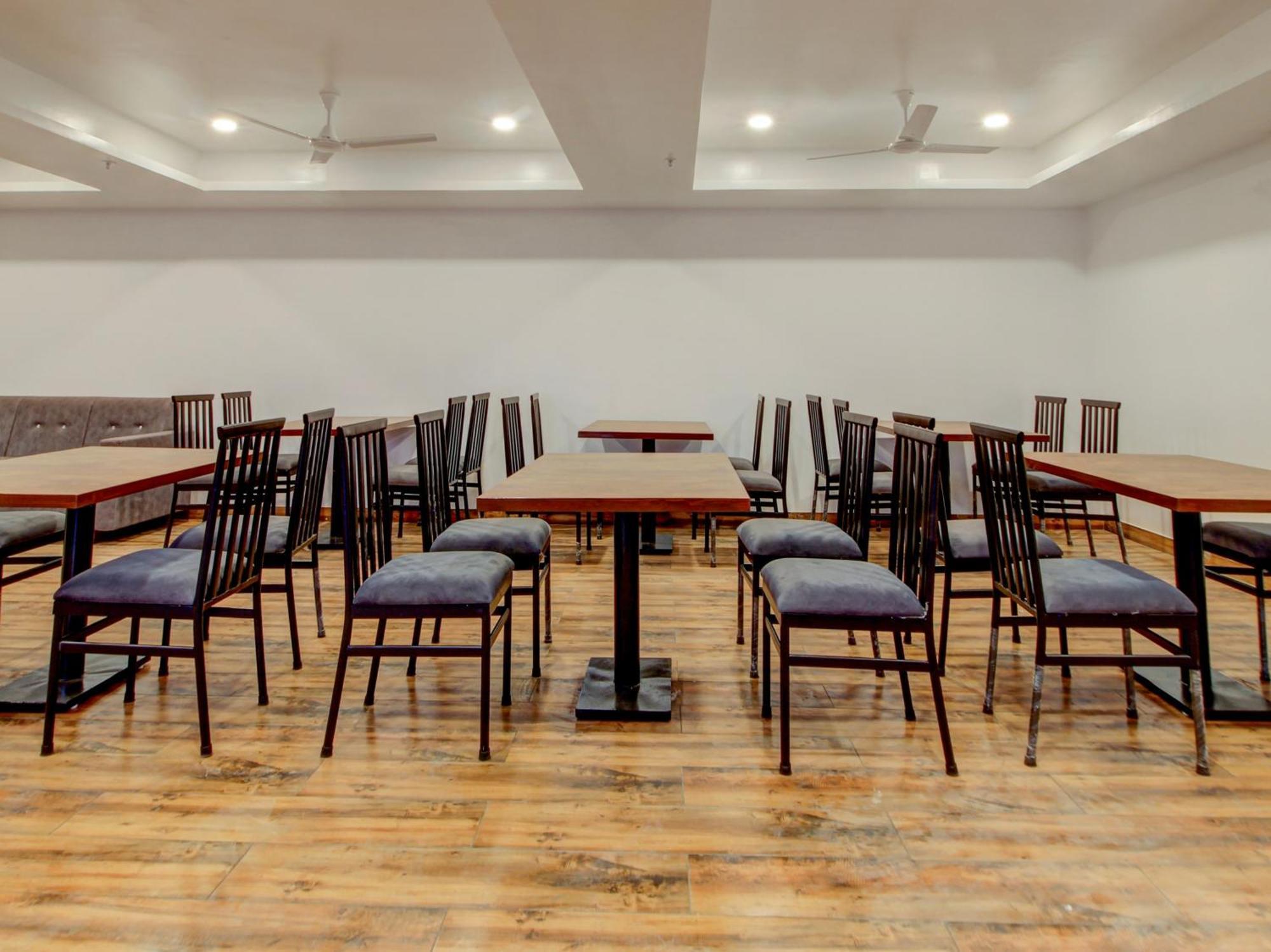 ホテル Townhouse Madgaon Raia エクステリア 写真