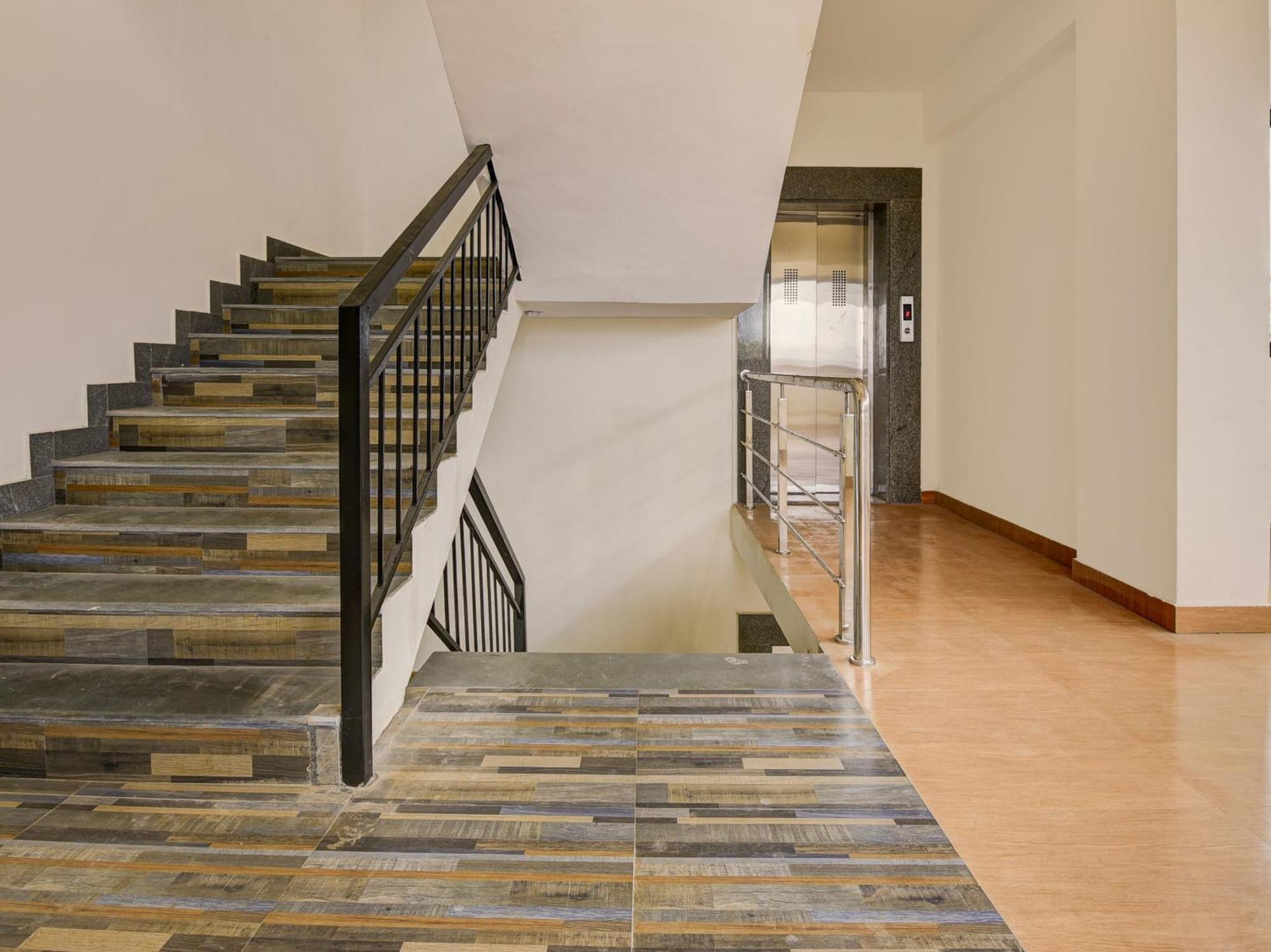 ホテル Townhouse Madgaon Raia エクステリア 写真