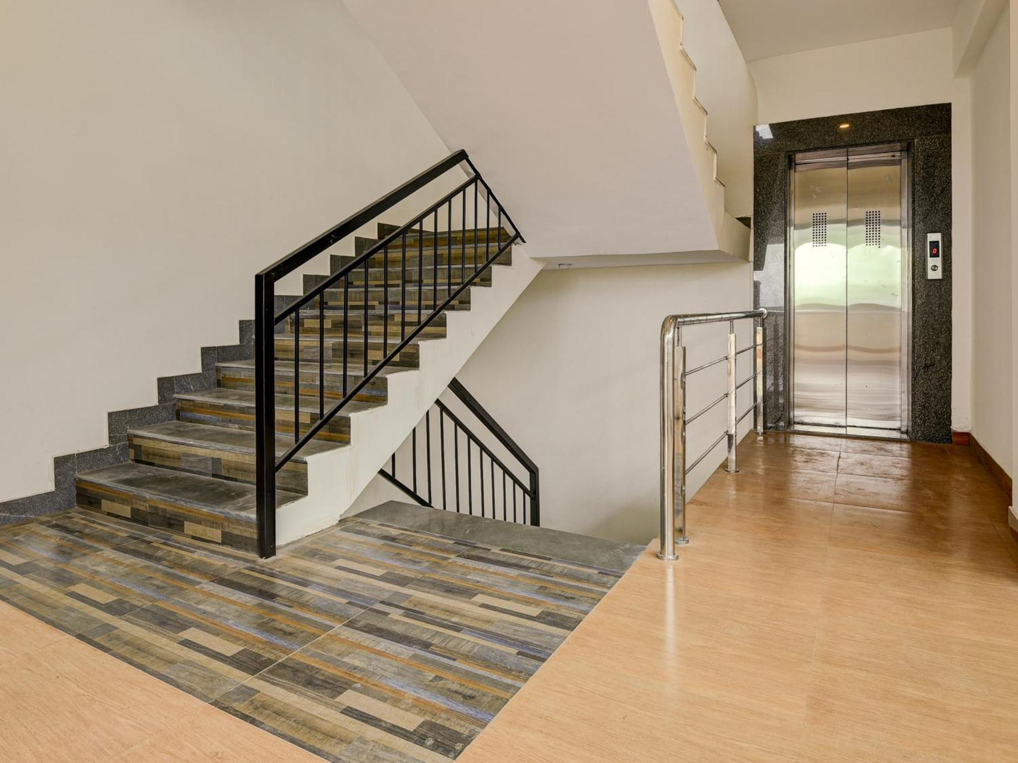 ホテル Townhouse Madgaon Raia エクステリア 写真