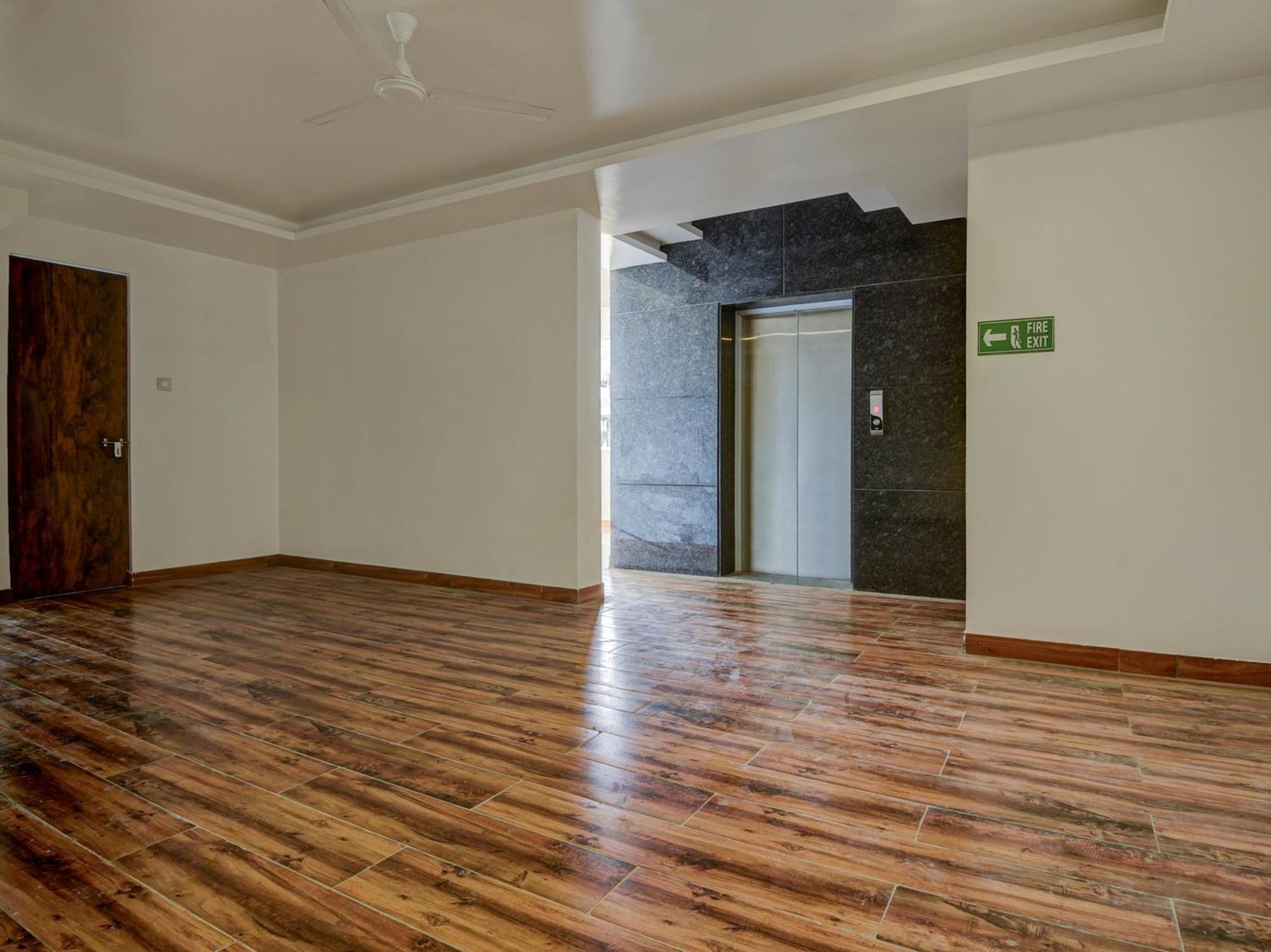 ホテル Townhouse Madgaon Raia エクステリア 写真
